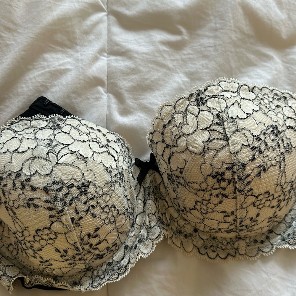 Victorias Secret Strapless Bra 34D